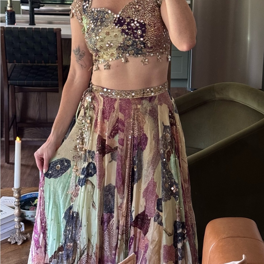 Juhi Bengani Lehenga Choli (Size 6)